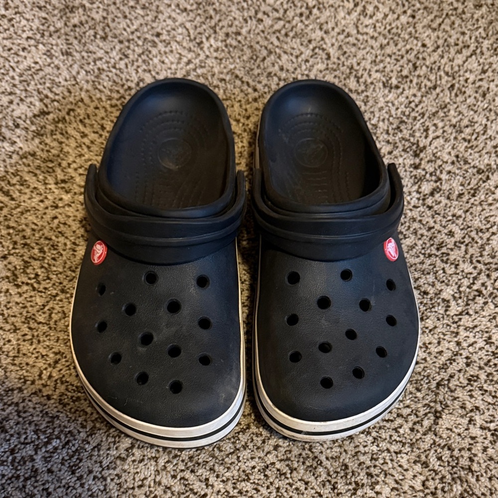 Stylish Black unisex Crocs